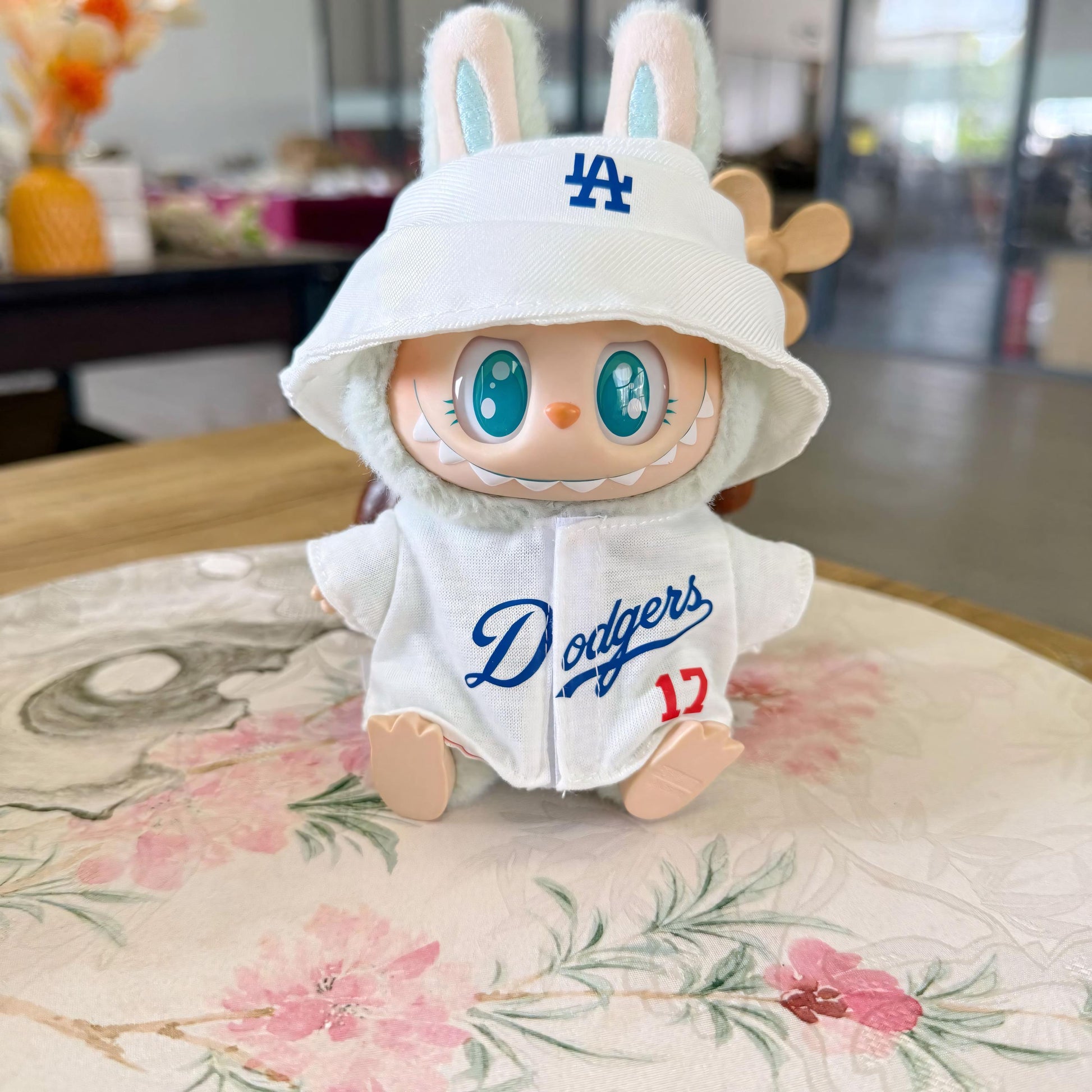 Labubu Doll Clothes LA Baseball Jersey Set with Bucket Hat Dodgers Style Sporty Labubu Outfit Doll Not Included
